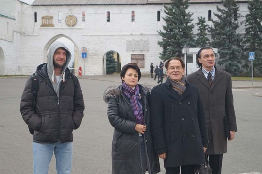 С президентом благотворительного фонда "Надежда" В.М.Смирновым и генеральным директором компании "Дягилевъ Центръ" А.П.Крыловым