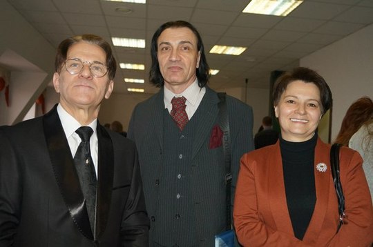 С президентом фонда "Надежда" В.Смирновым, с балетмейстером А.Крыловым